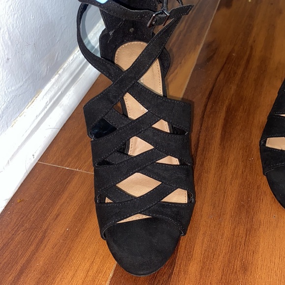 Christian Siriano heels - Picture 2 of 4